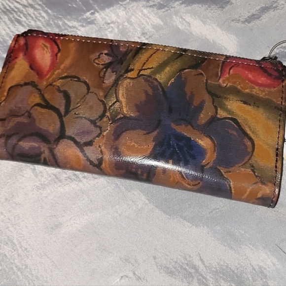 Patricia Nash Nazari bi fold NWT - Picture 3 of 5